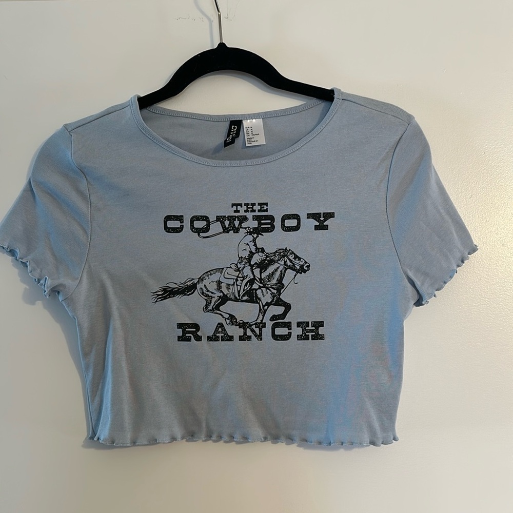 Blue cropped graphic tee